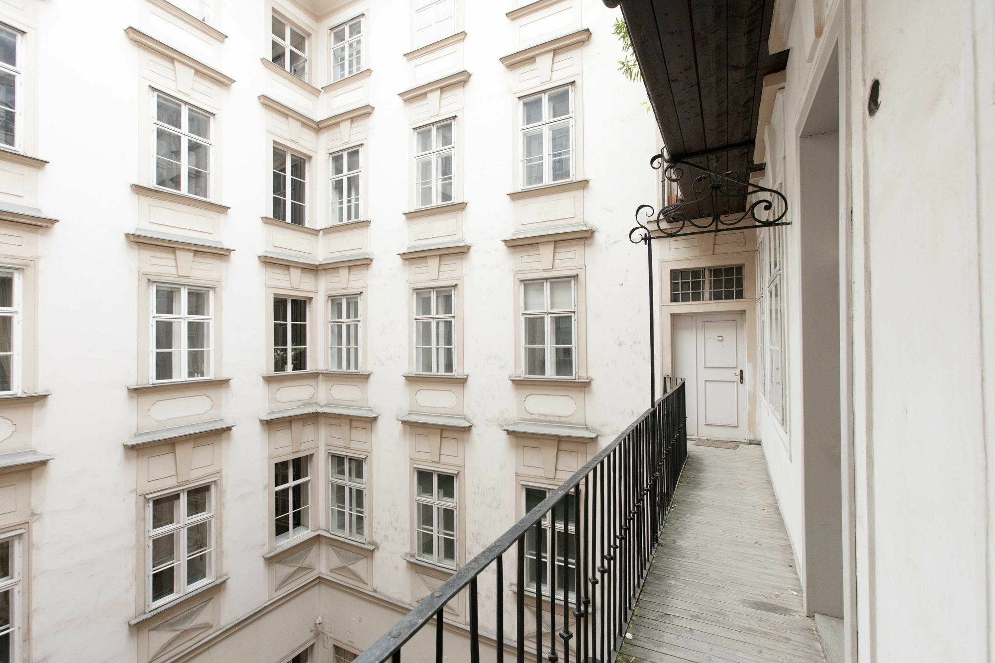 City Center Homes Vienna Exterior photo